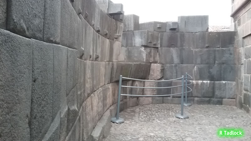 Curved wall, inside.