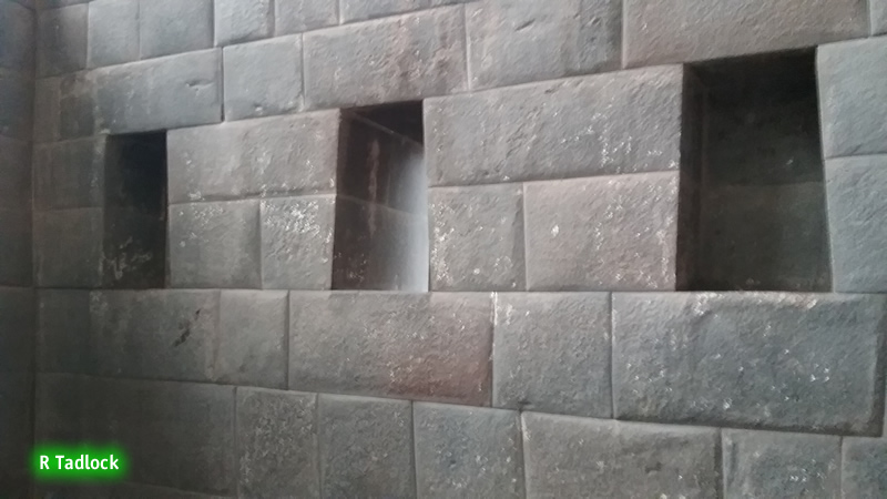 Rainbow chamber, niches.
